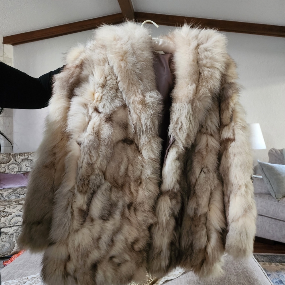 Elegant Women's Teddy Jacket in Cream and Brown